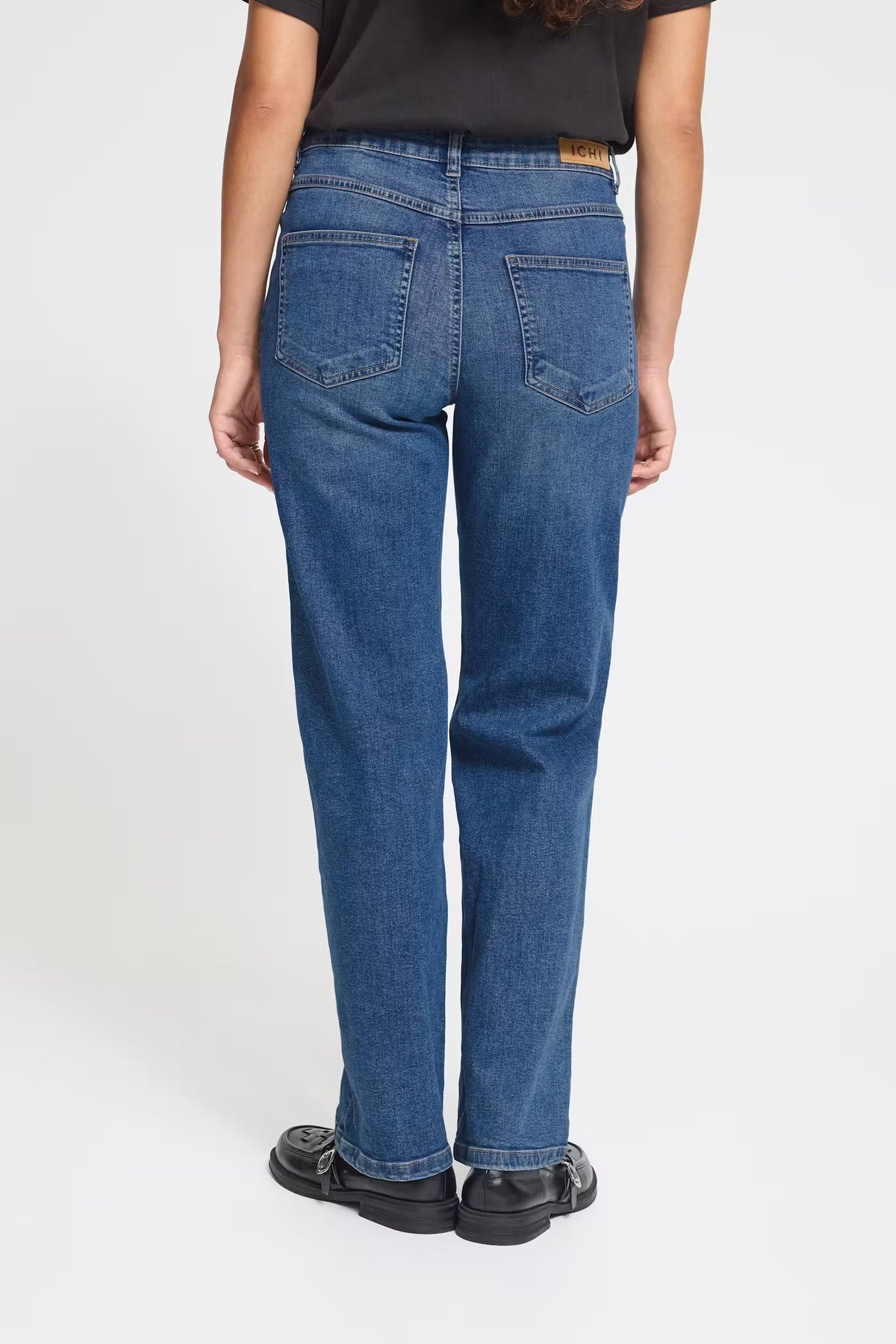 Jeans a gamba dritta