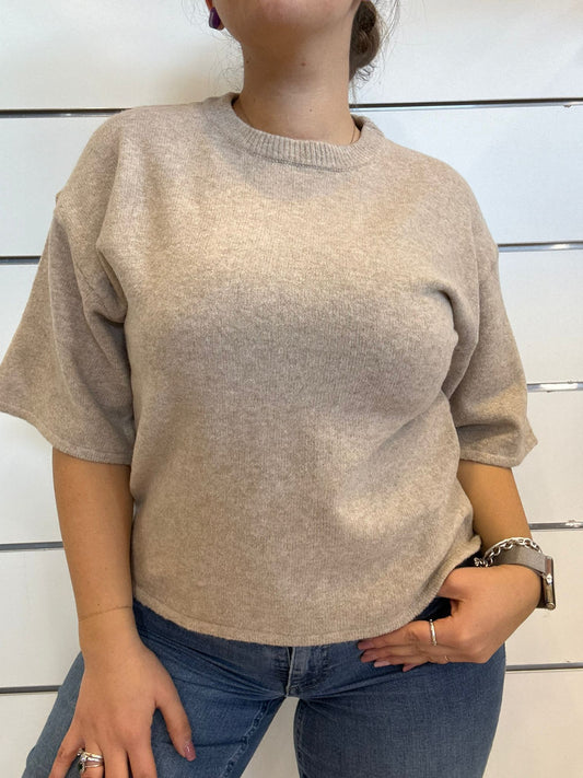 Maglione girocollo beige a manica 3/4