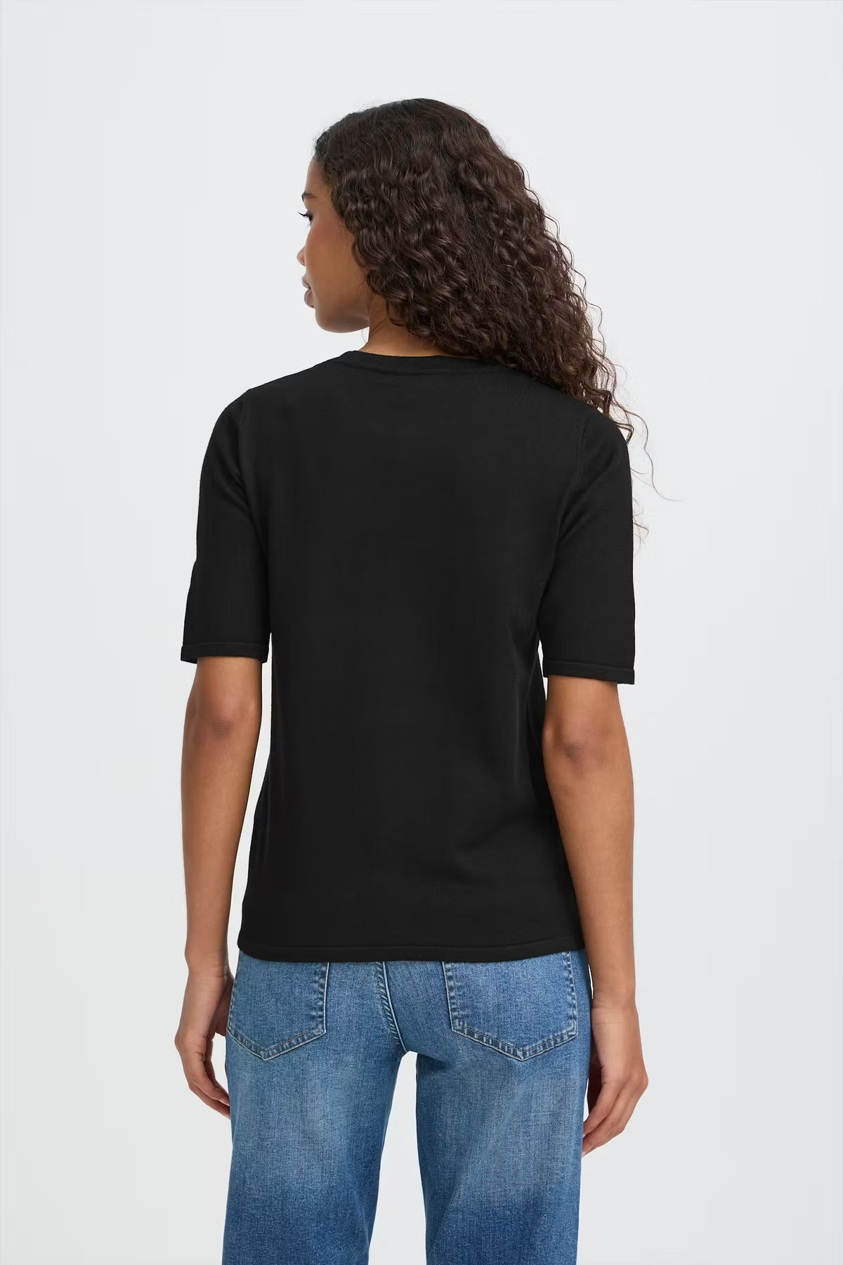 T-shirt nero a coste