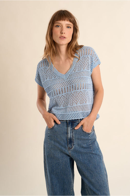 T-shirt lavorata a maglia azzurra