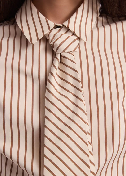 Camicia da donna in popeline con cravatta