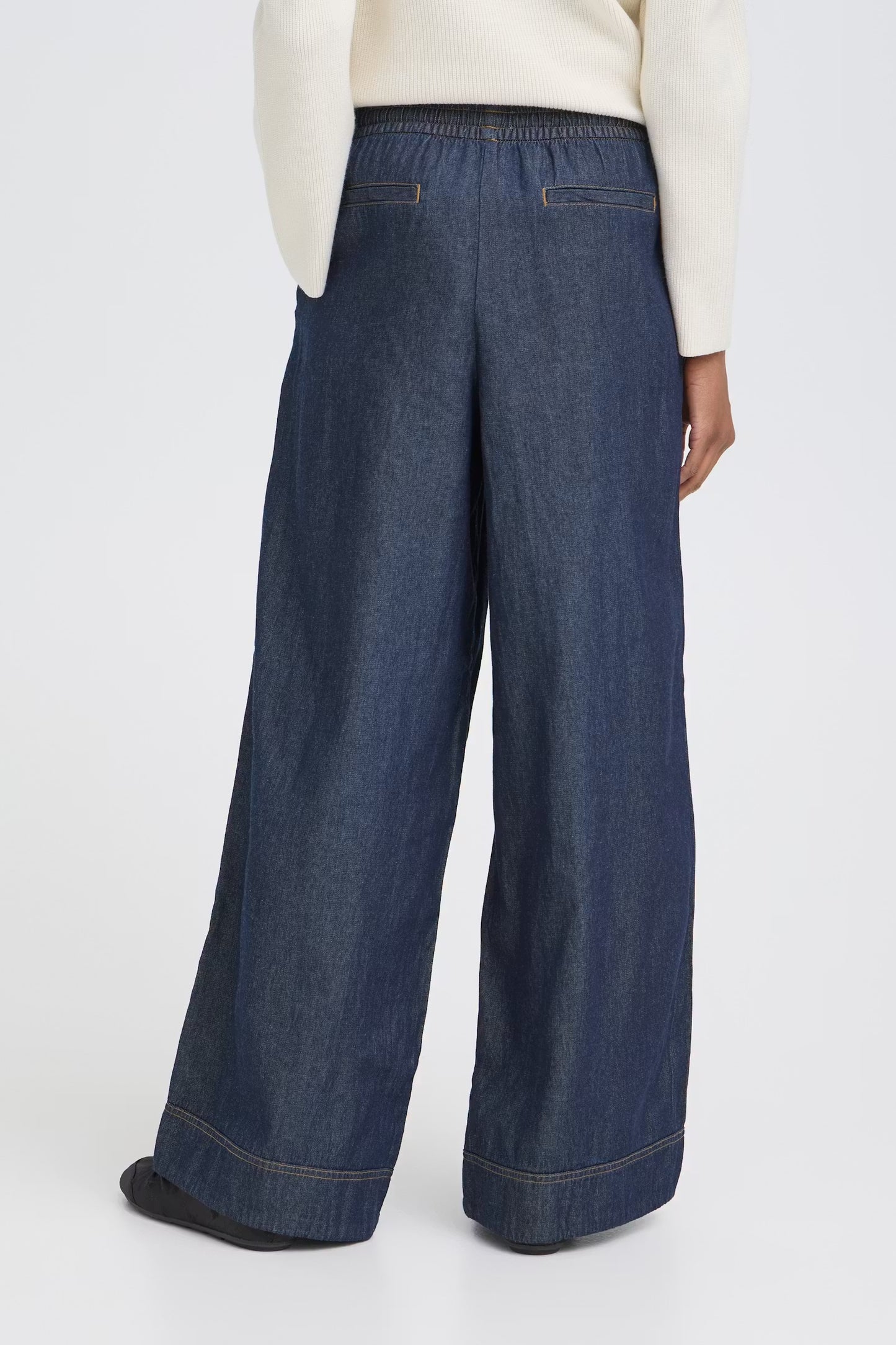 Jeans leggero con elastico