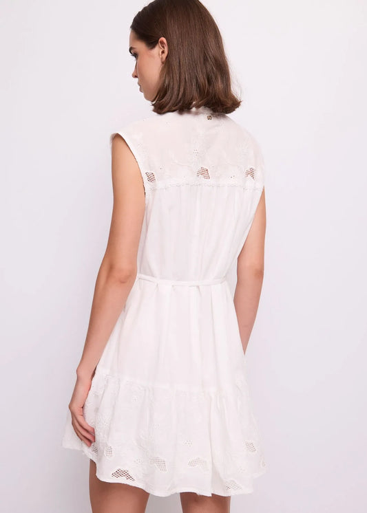 Abito bianco da donna con ricami