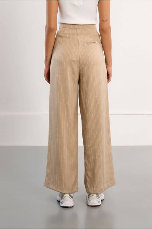 Pantalone completo a righe
