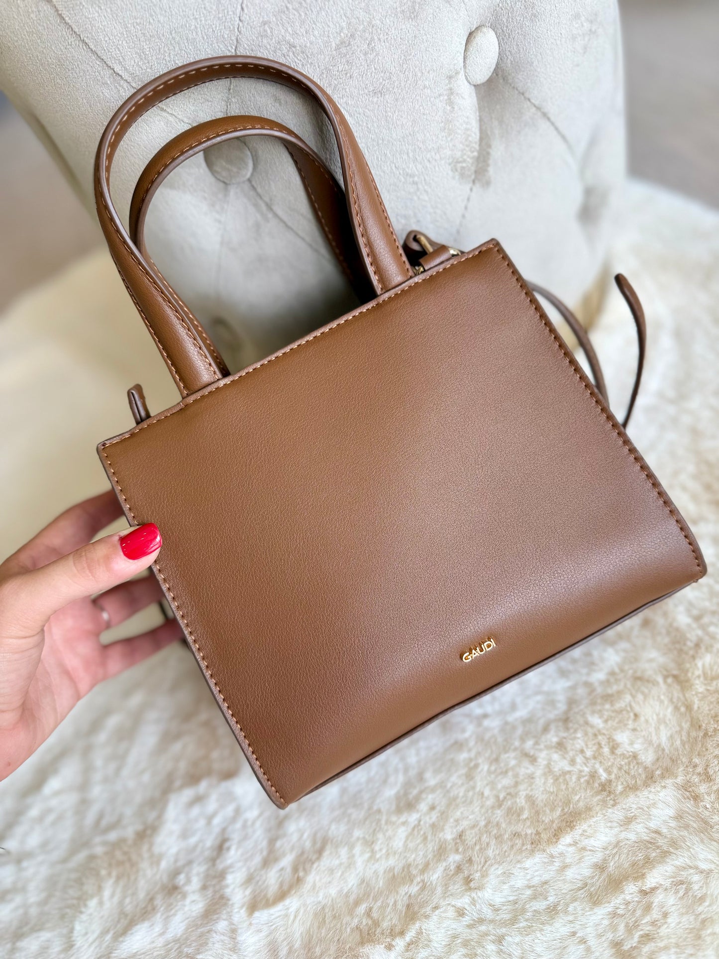 Mini shopping bag marrone con logo di Gaudì, elegante e compatta per ogni occasione