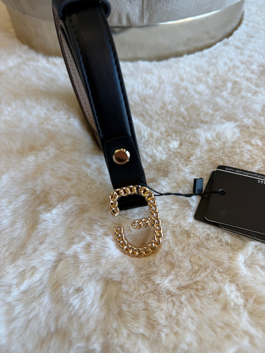 Cintura nera con fibbia a catena