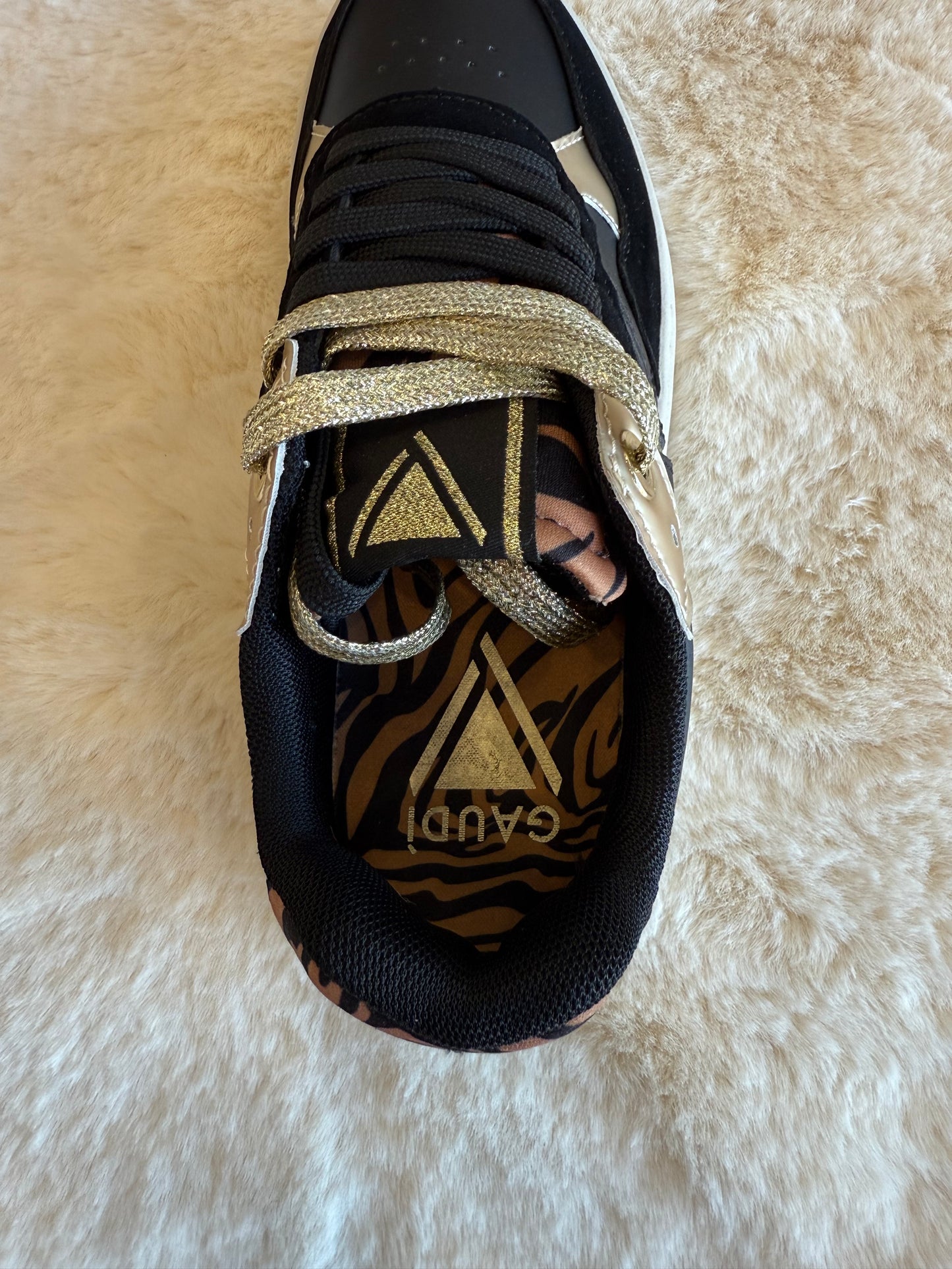 Sneaker con inserto glitterato