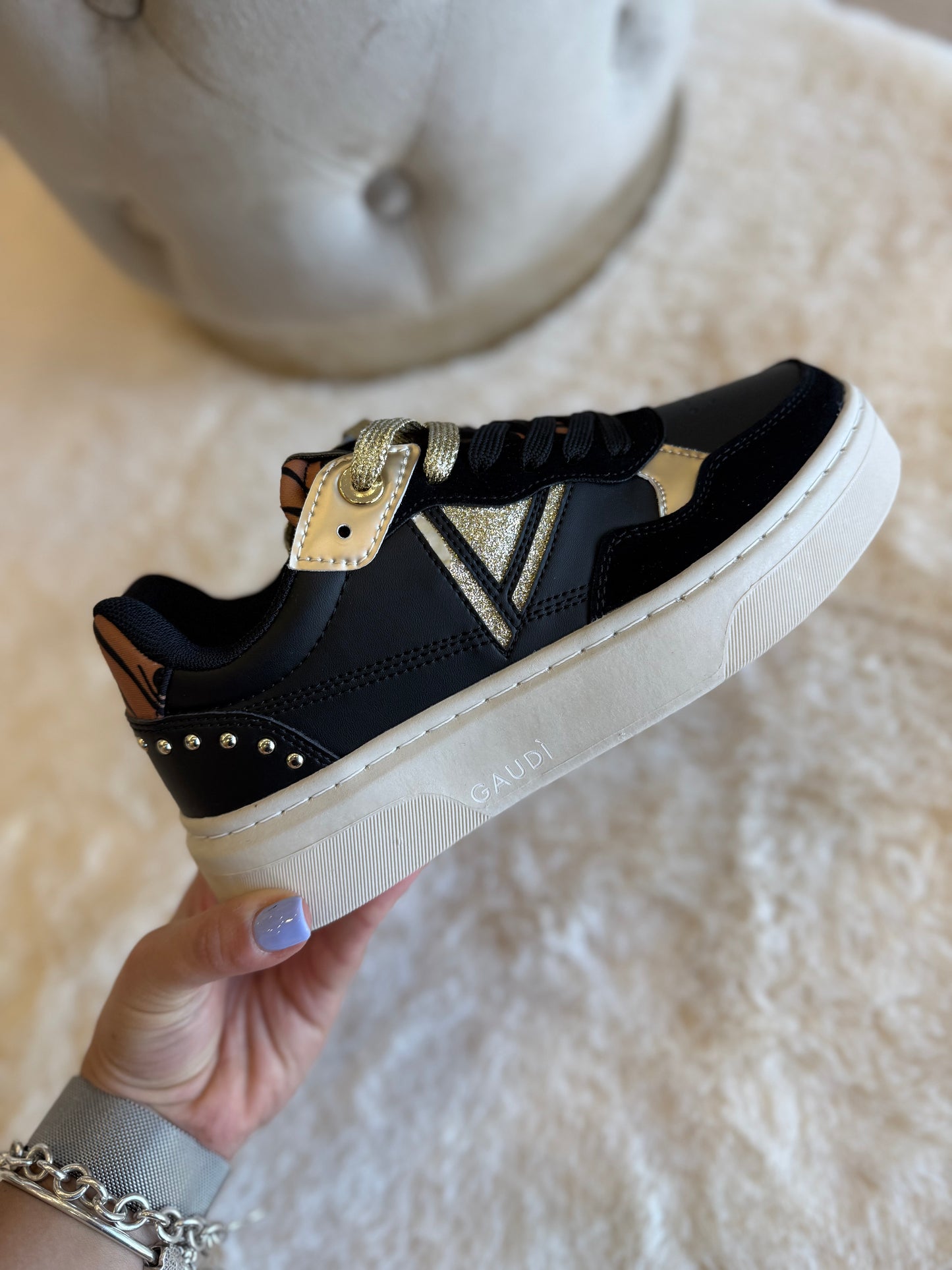Sneaker con inserto glitterato