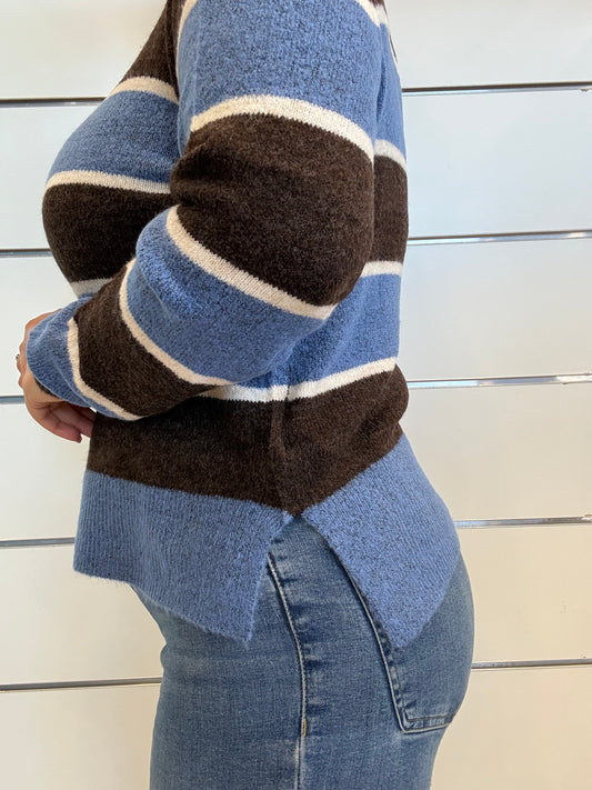 Maglioncino collo alto a righe marrone e azzurro