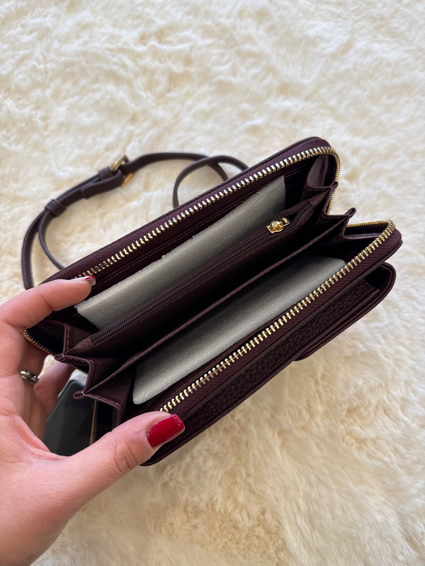 Portacellulare bordeaux in similpelle