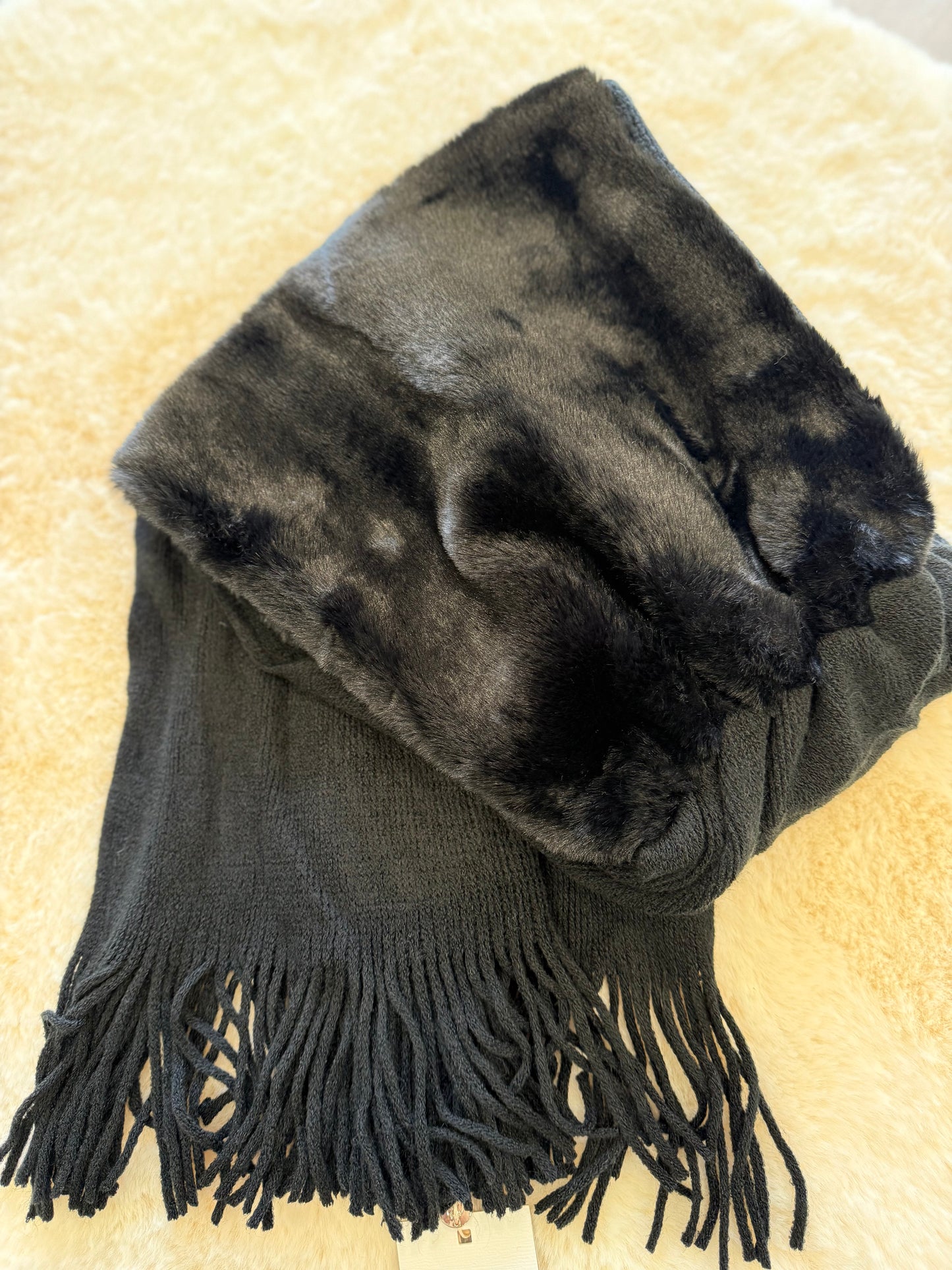 Sciarpa con dettaglio ecopelliccia