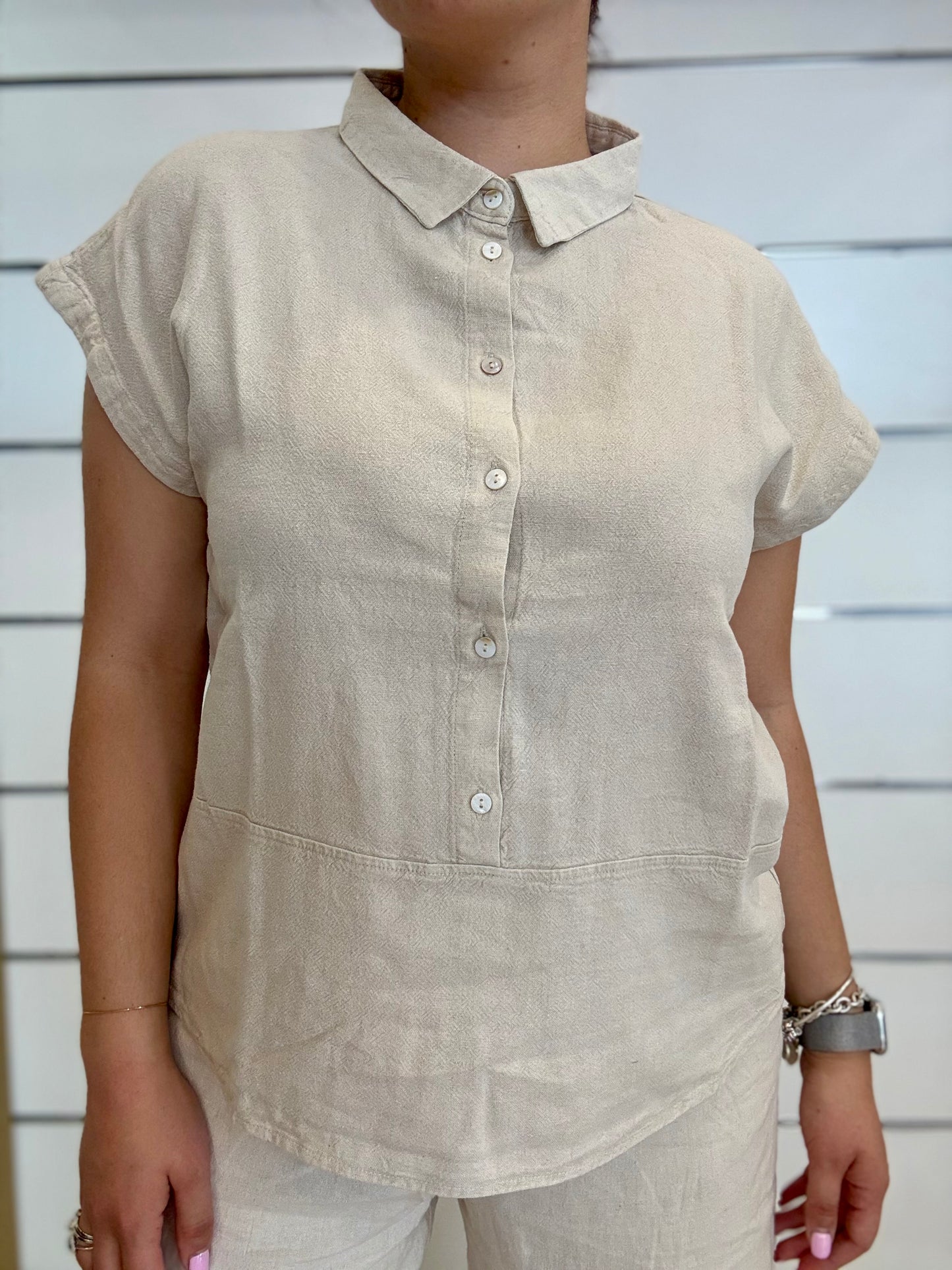 Camicia beige a manica corta