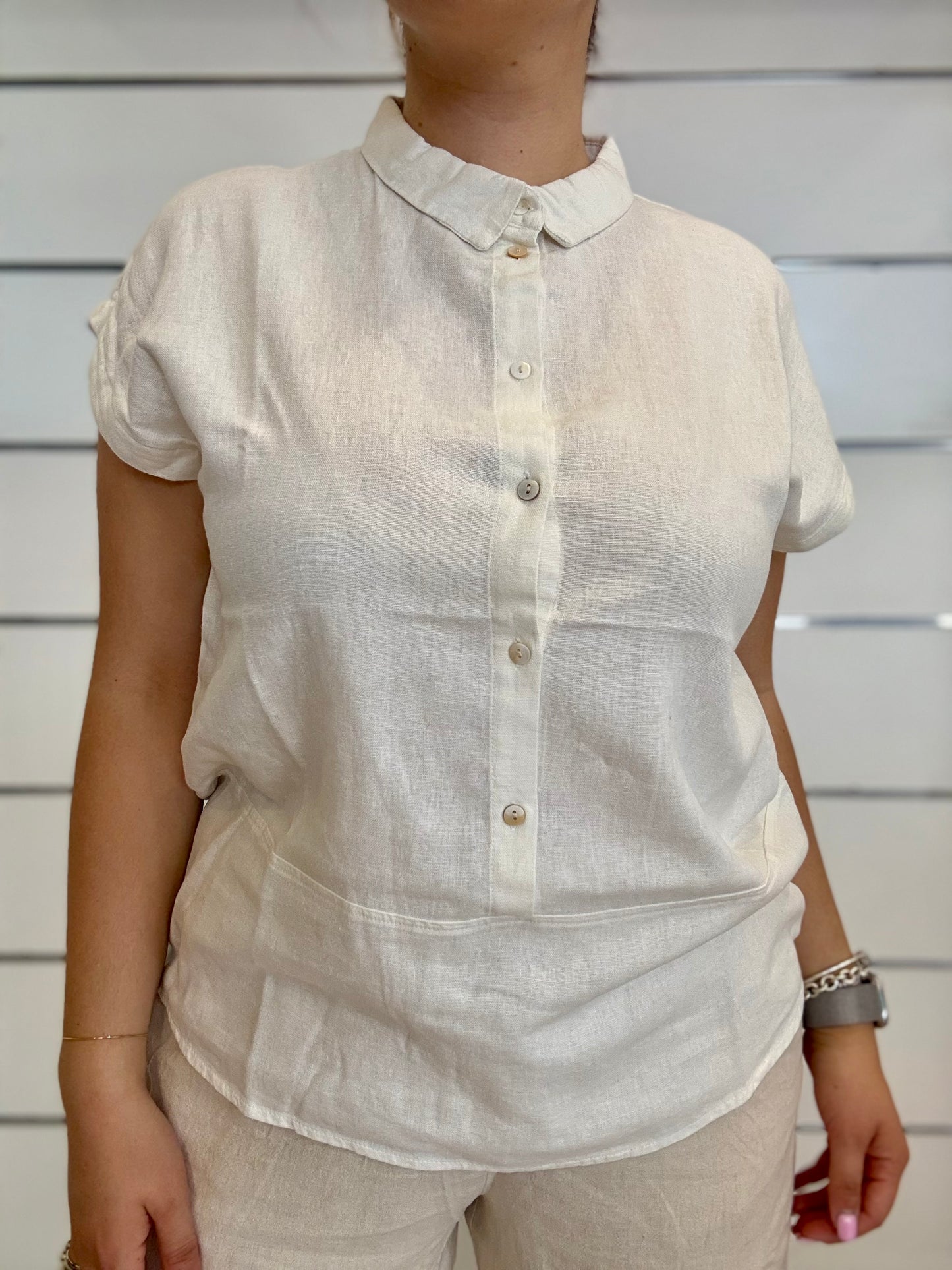 Camicia bianca a manica corta