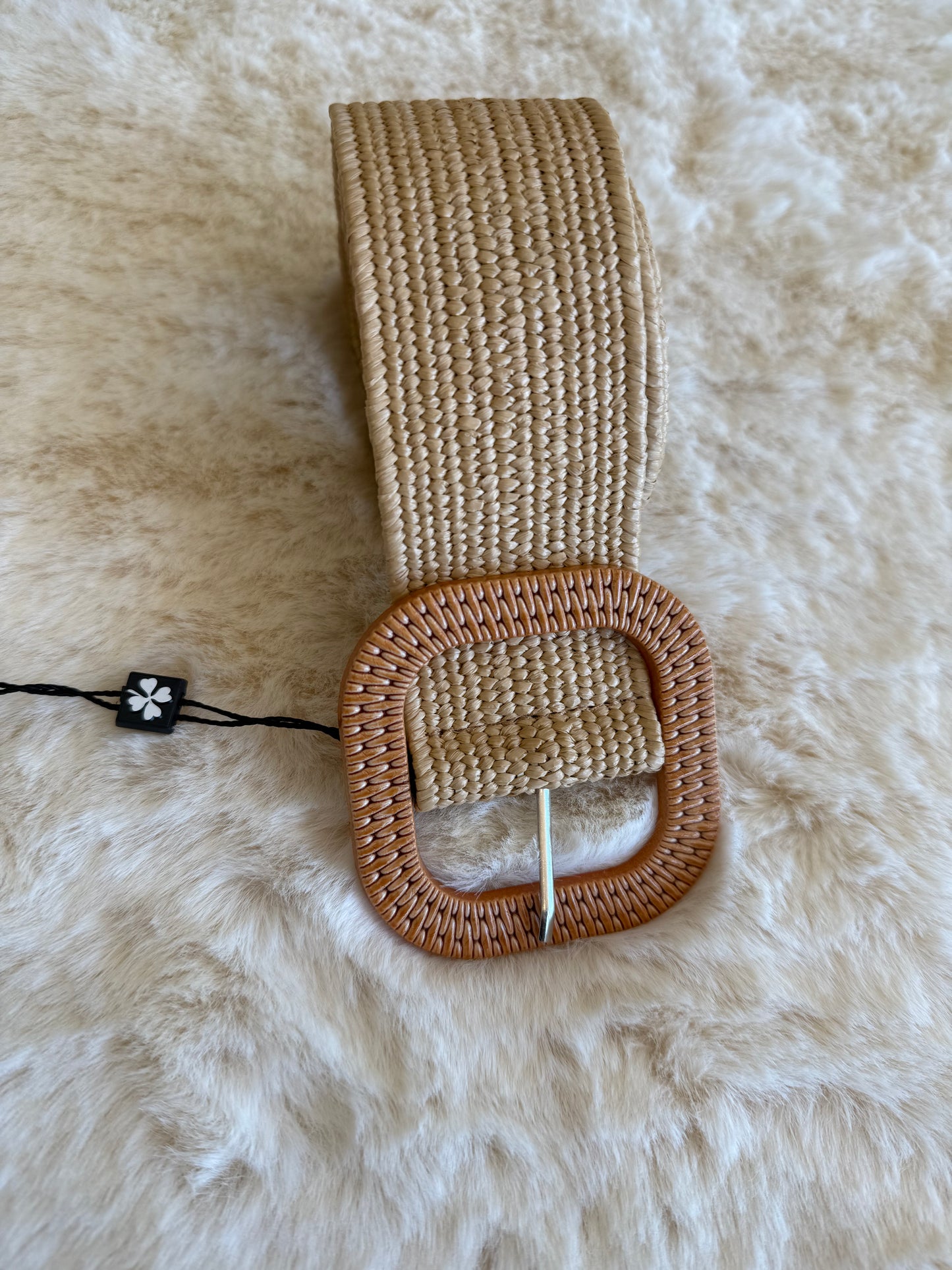 Cintura intrecciata di Molly Bracken in colore beige con fibbia in rattan, accessori moda Civita Castellana