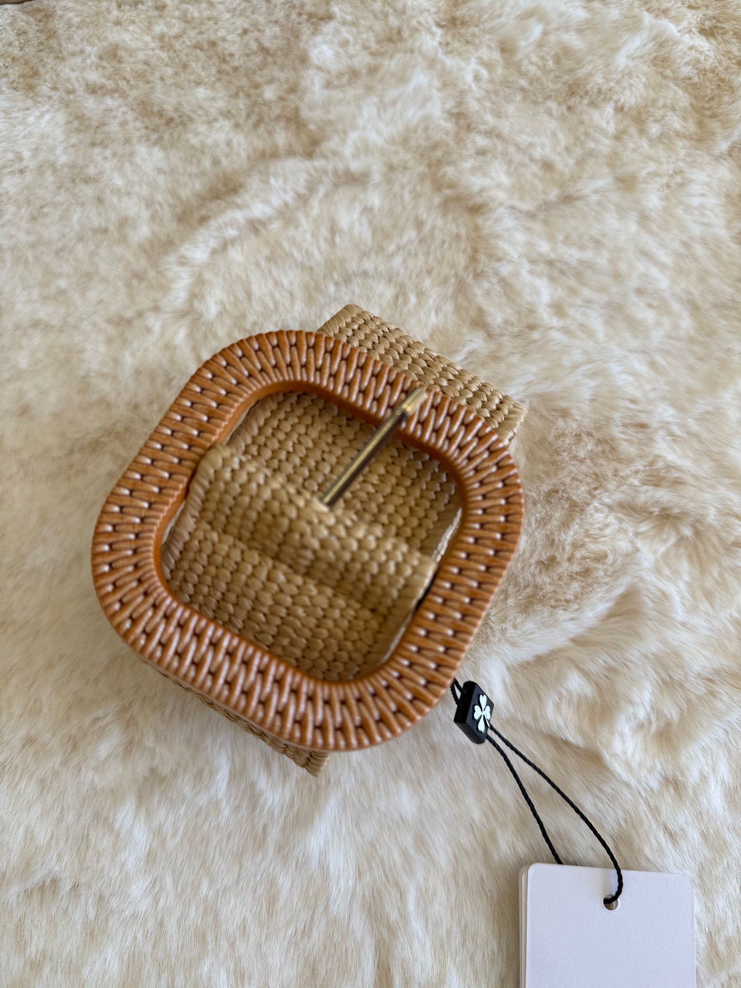 Cintura intrecciata di Molly Bracken in tonalità neutre, accessori moda Civita Castellana
