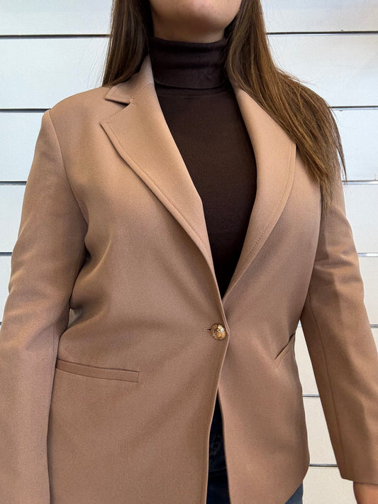 Blazer da donna con tasche a filetto in cammello, elegante e versatile per ogni occasione