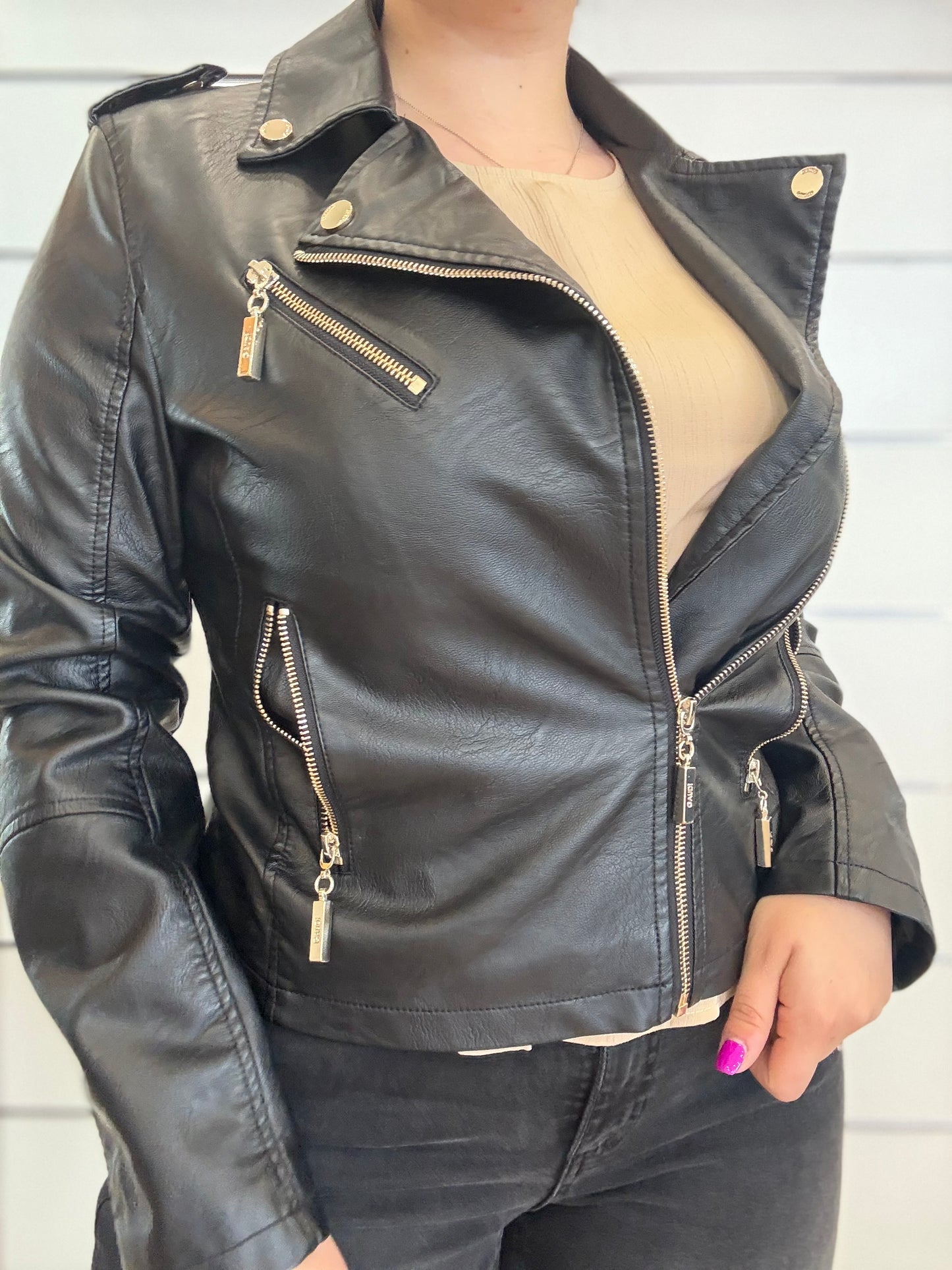 Chiodo ecopelle nero Gaudì, giacca biker donna con zip per un look elegante e alla moda