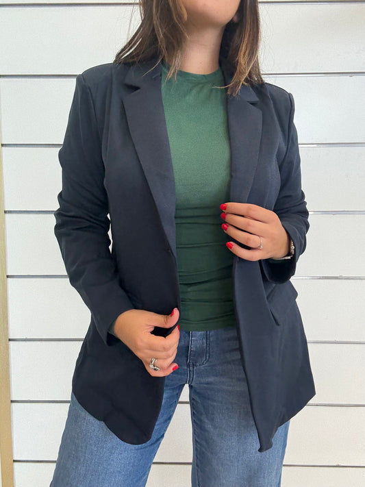 Giacca blu monopetto ICHI con taglio elegante, ideale per occasioni formali e casual