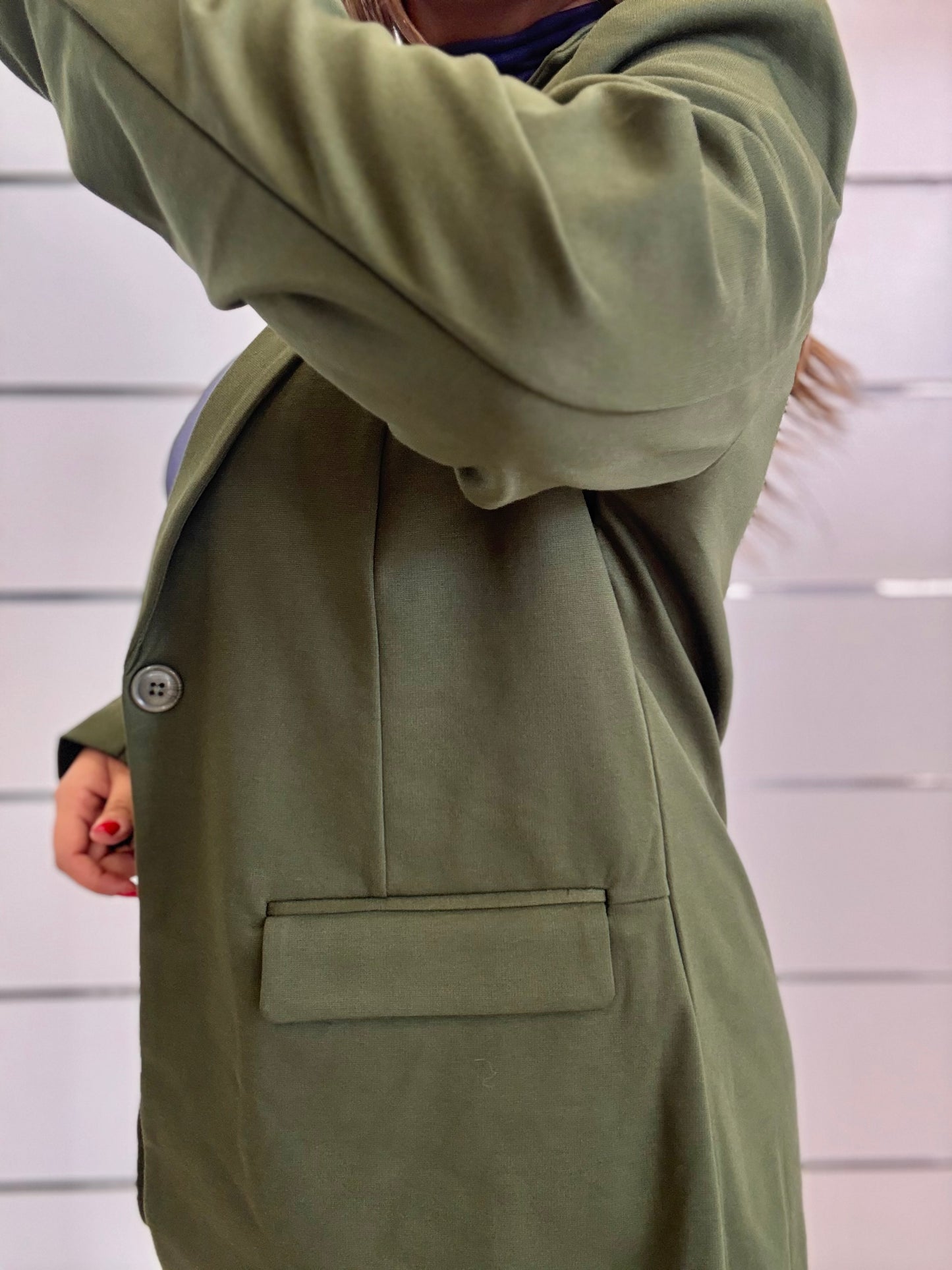 Giacca verde monopetto ICHI con tasca laterale e vestibilità elegante per outfit casual