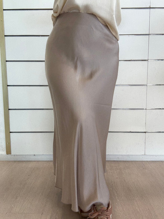 Gonna a ruota in viscosa rosa di ECO con un design fluido e leggero, perfetta per look estivi eleganti