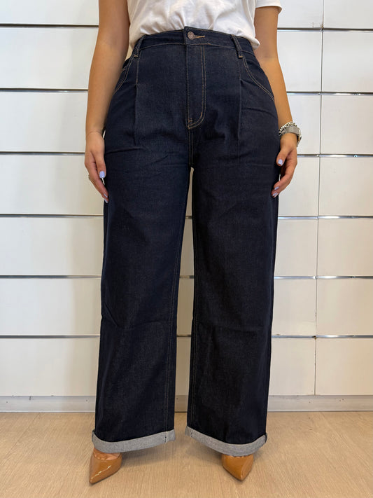 Jeans larghi con risvolto di Molly Bracken in denim scuro, perfetti per look casual e alla moda