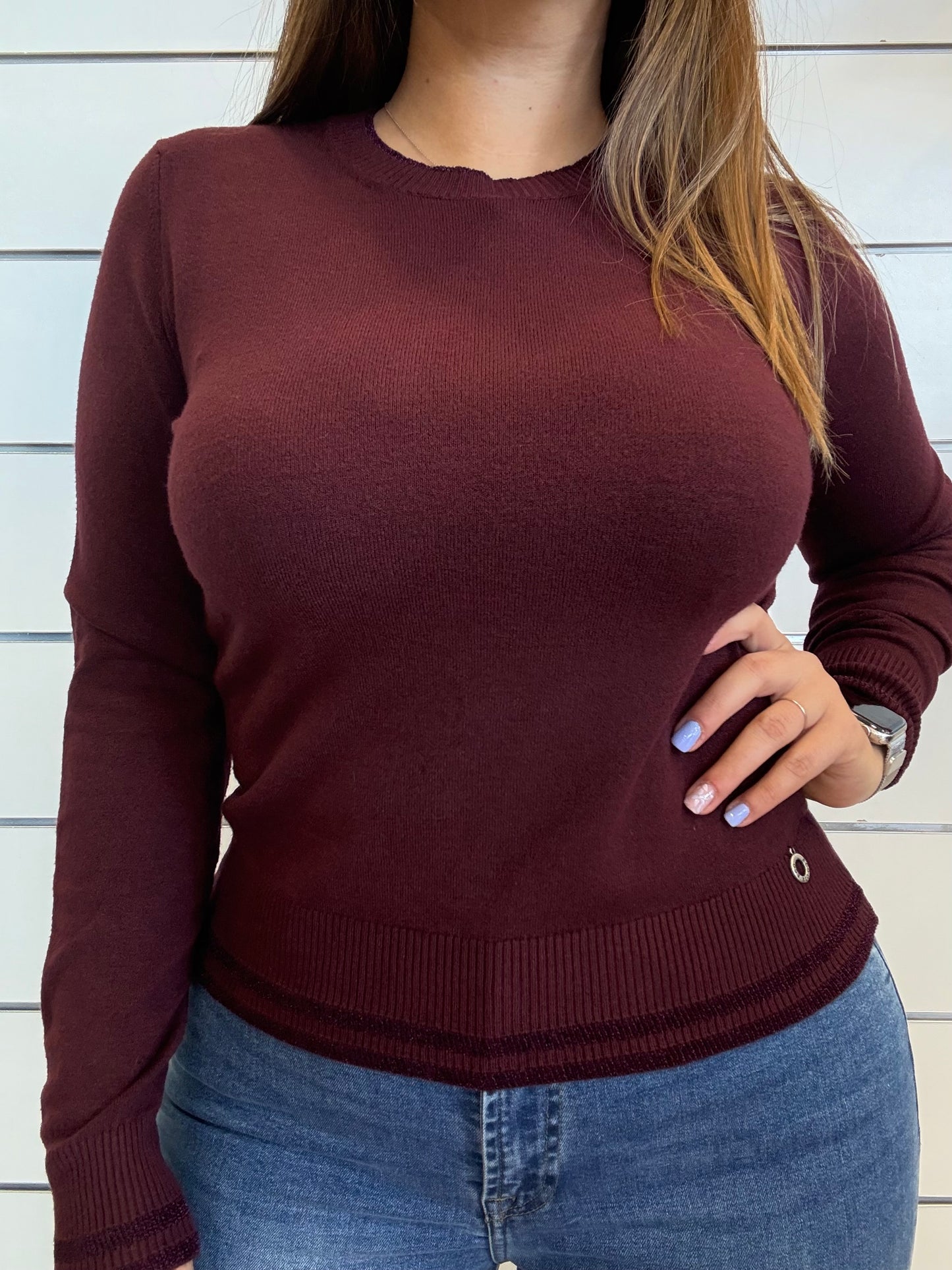 Maglioncino girocollo vinaccia di ECO, elegante e comodo, perfetto per outfit casual