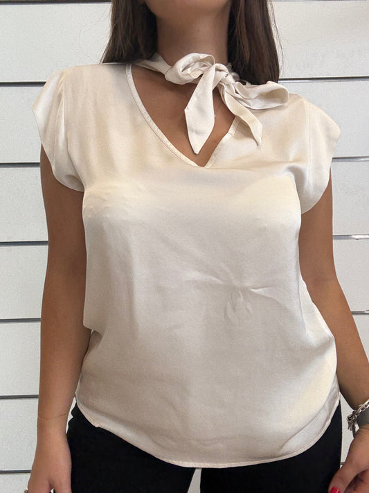 T-shirt madreperla con fiocco in viscosa, con scollo a V e maniche corte eleganti