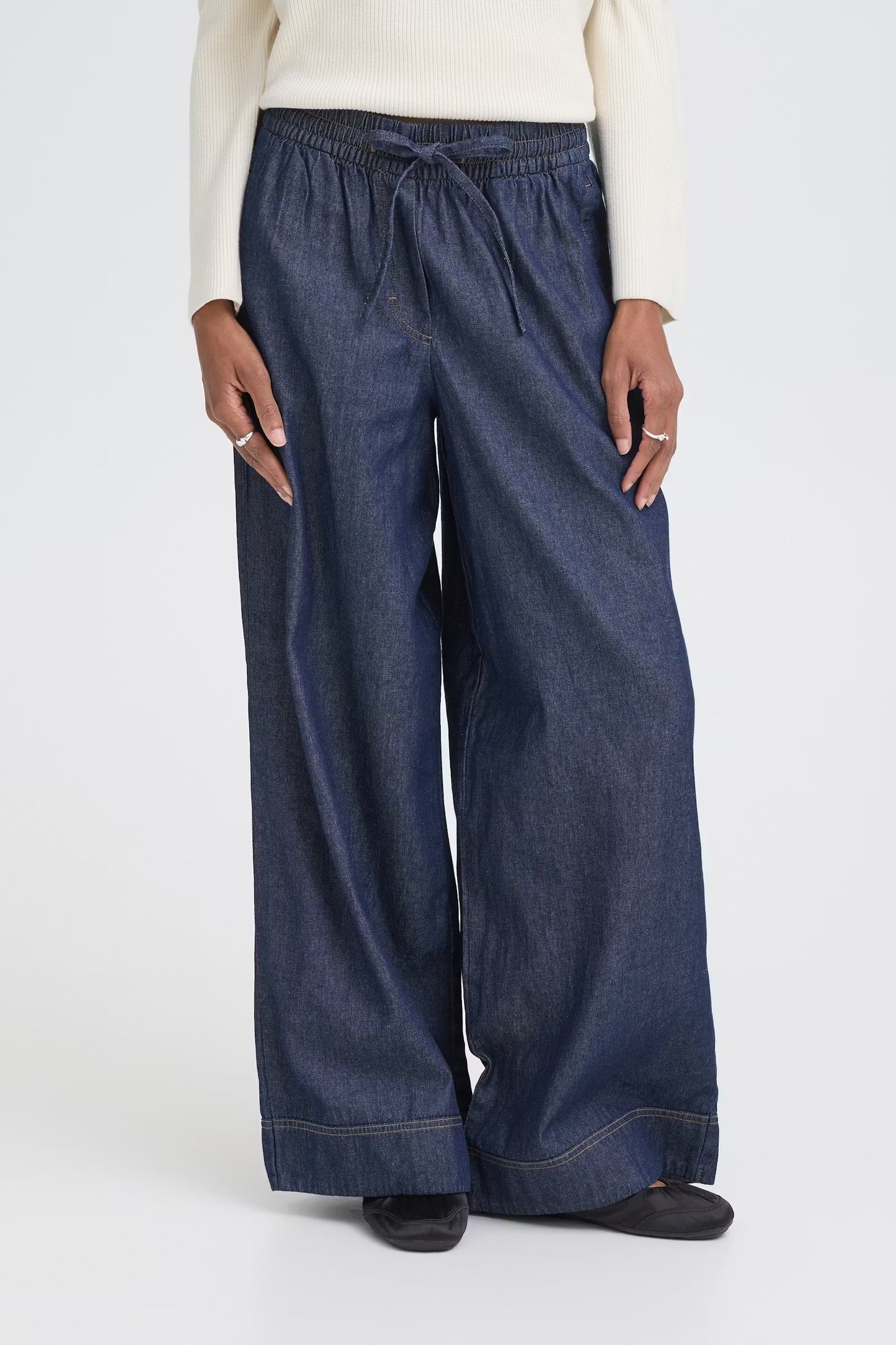 Jeans leggero con elastico