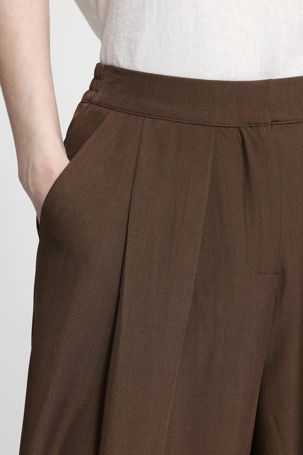 Pantaloni a gamba larga con vita alta