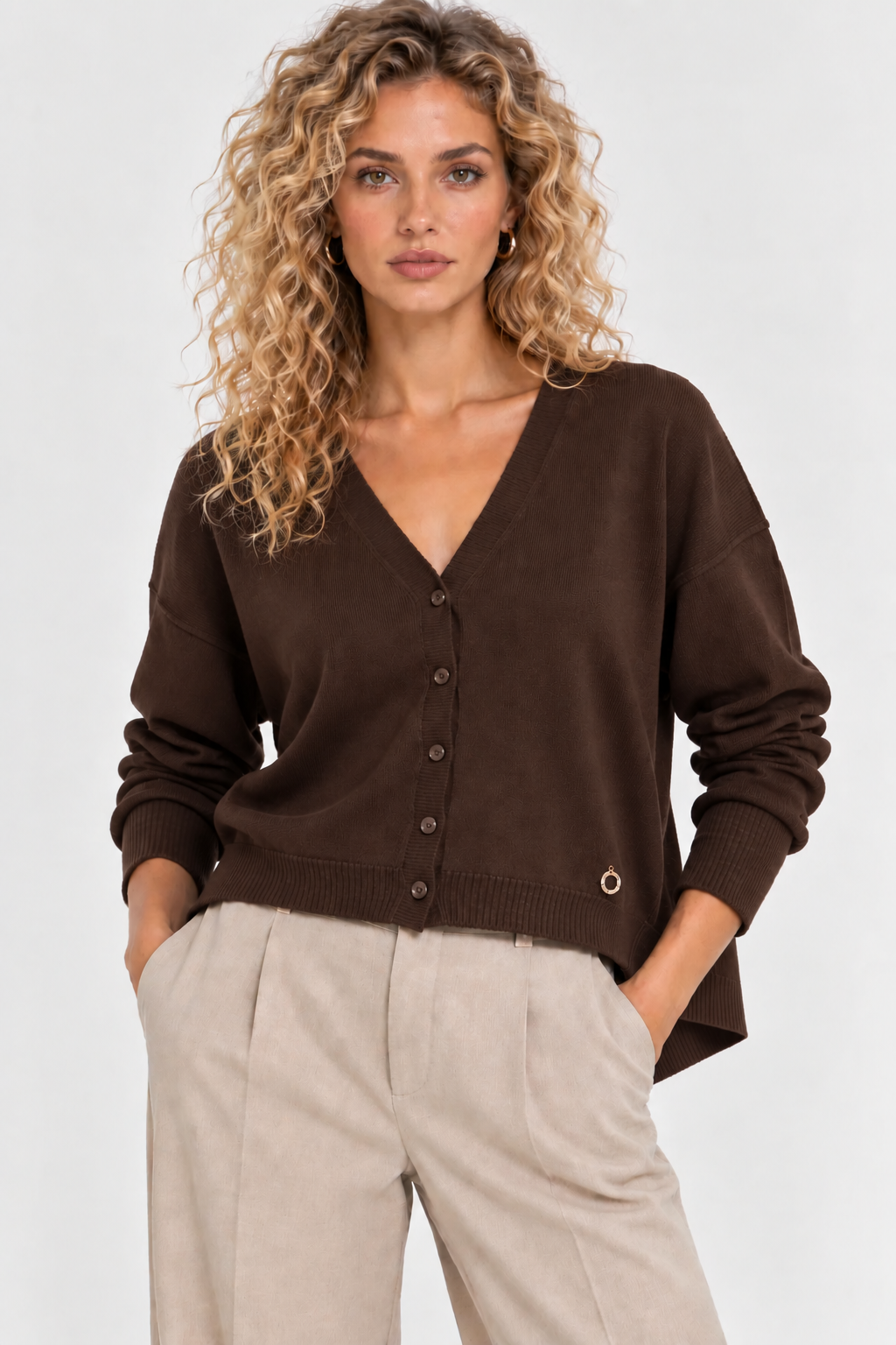 Cardigan marrone con scollo a "V"