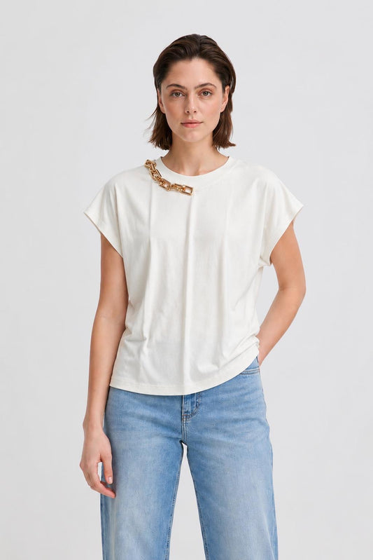 T-shirt aderente con catena dorata