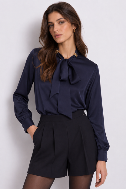 Blusa da donna con collo a foulard