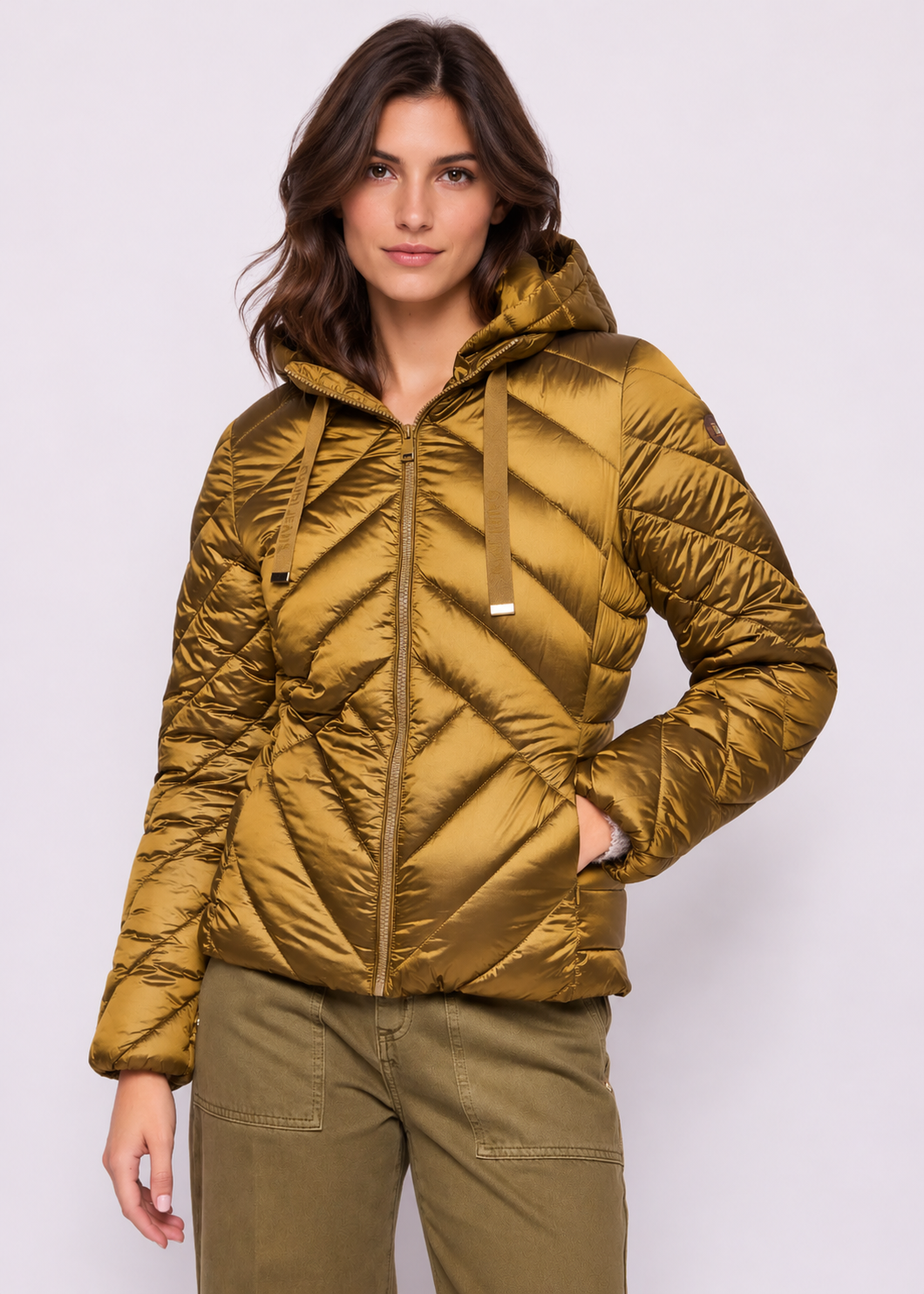 Piumino corto da donna in nylon con cappuccio verde oliva