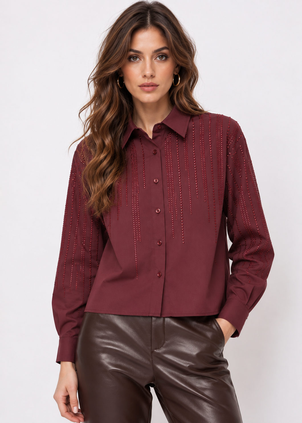 Camicia da donna in popeline con mini borchie
