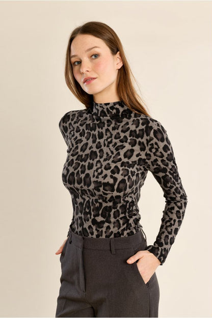 Top leopardato a sbalzo