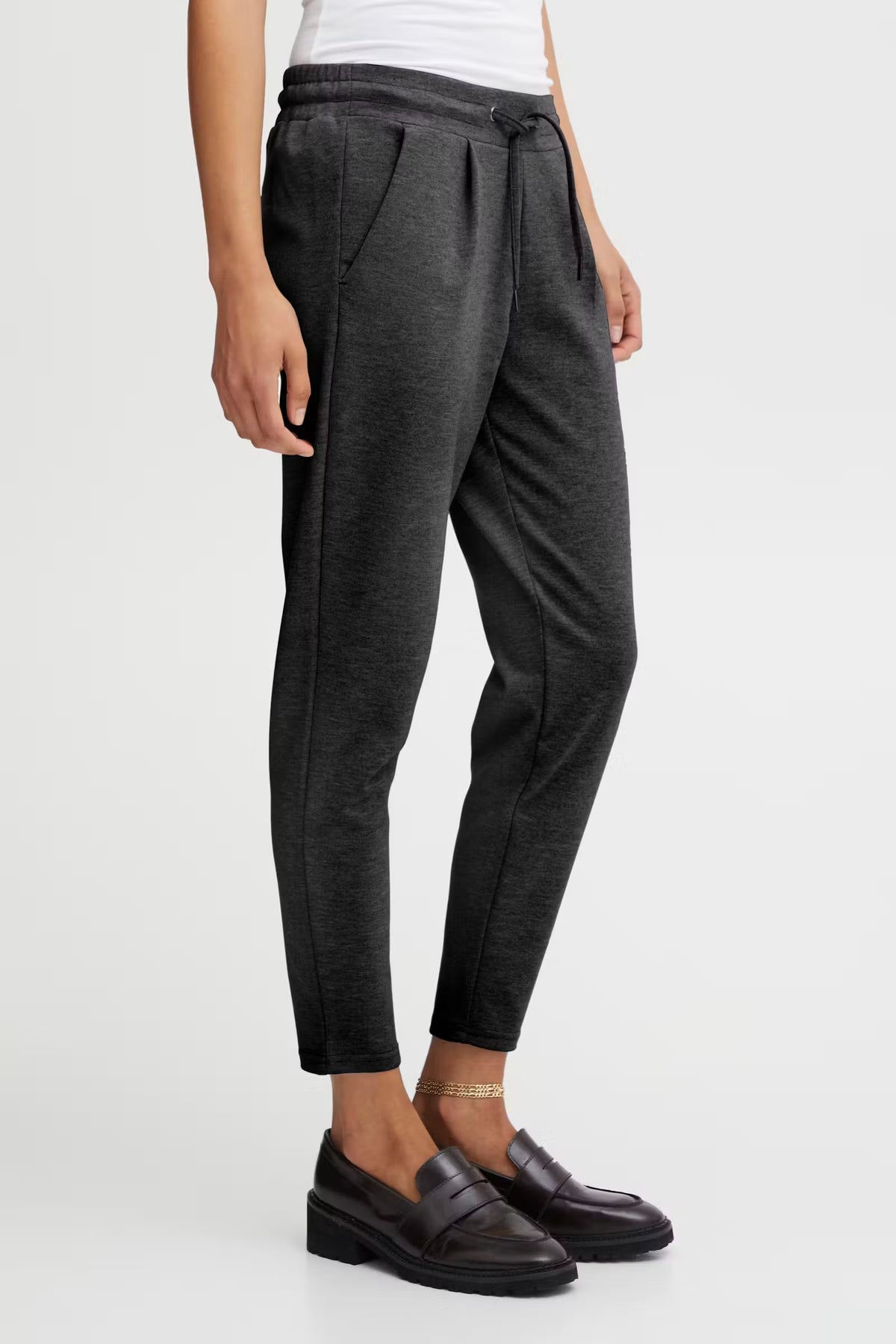 Pantaloni grigi con coulisse
