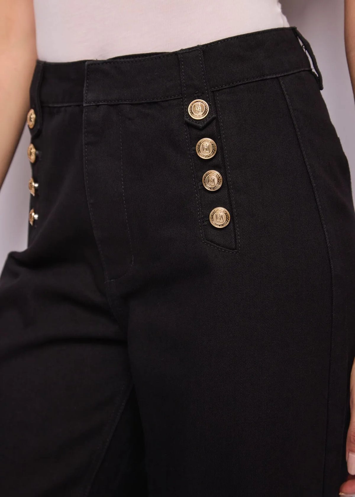 Jeans wide leg da donna con bottoni dorati