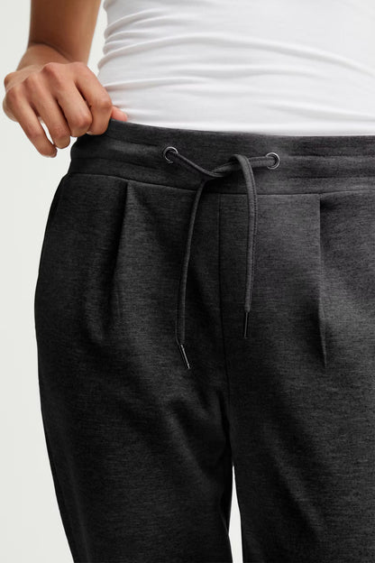 Pantaloni grigi con coulisse