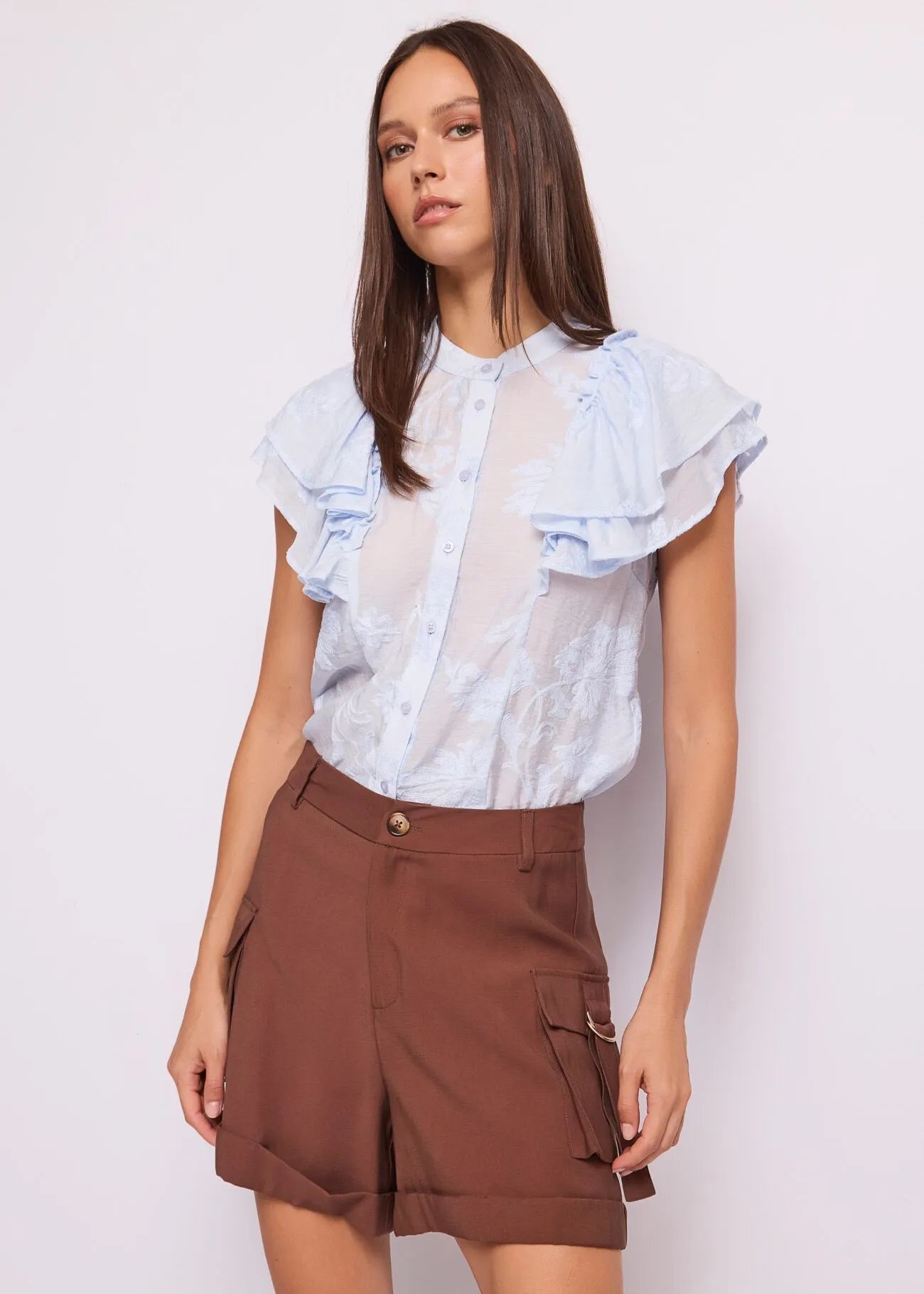 Camicia da donna con ricami e rouches