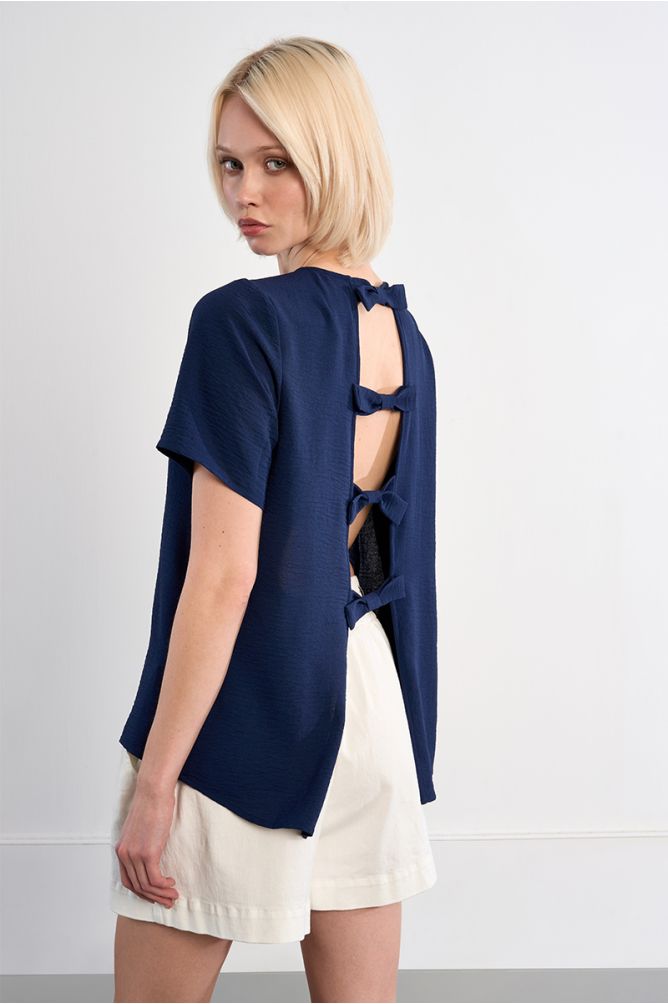 T-shirt con fiocchetti