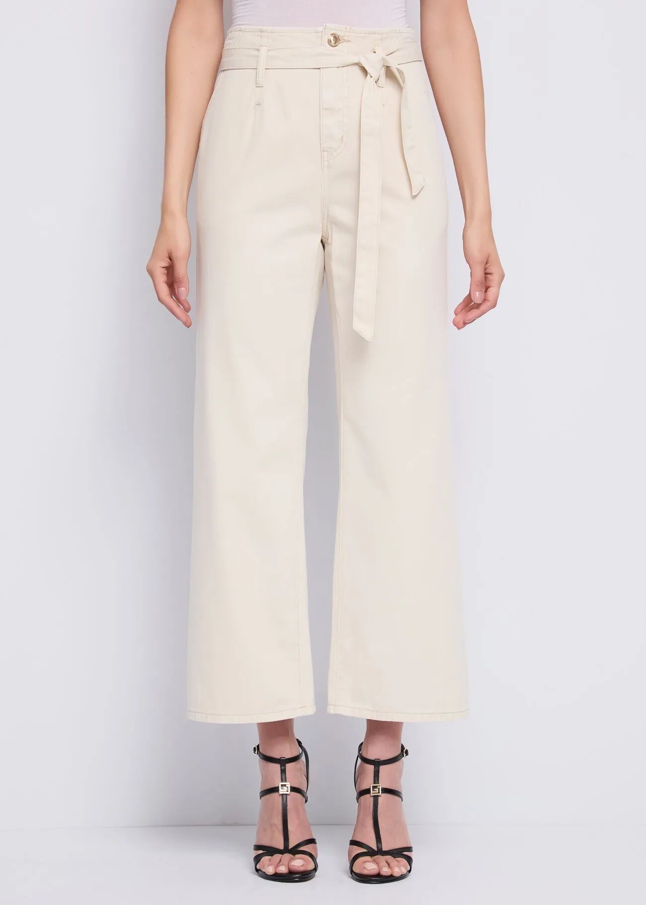 Pantaloni straight da donna con cintura