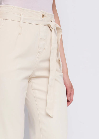 Pantaloni straight da donna con cintura