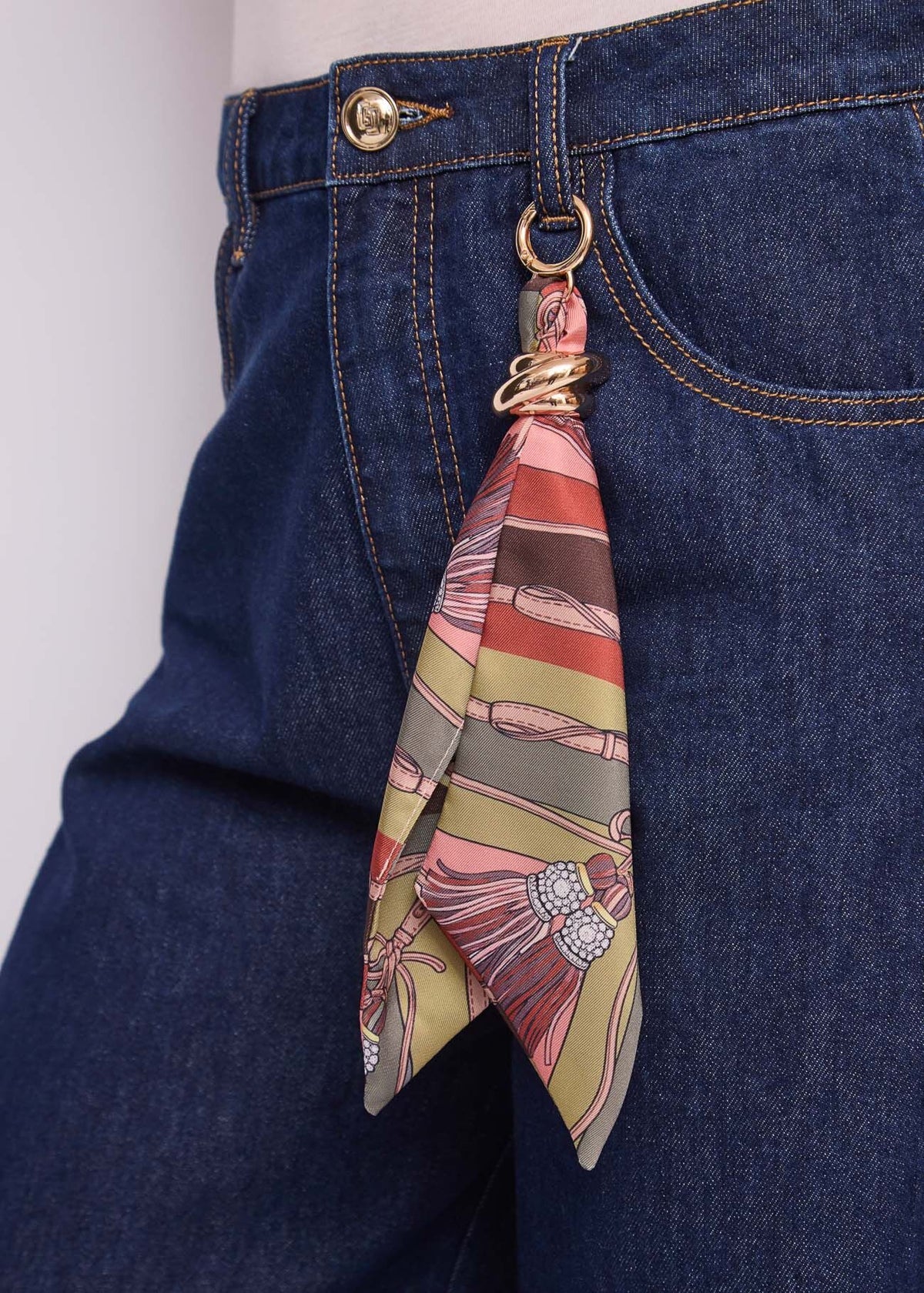 Jeans wide leg da donna con foulard