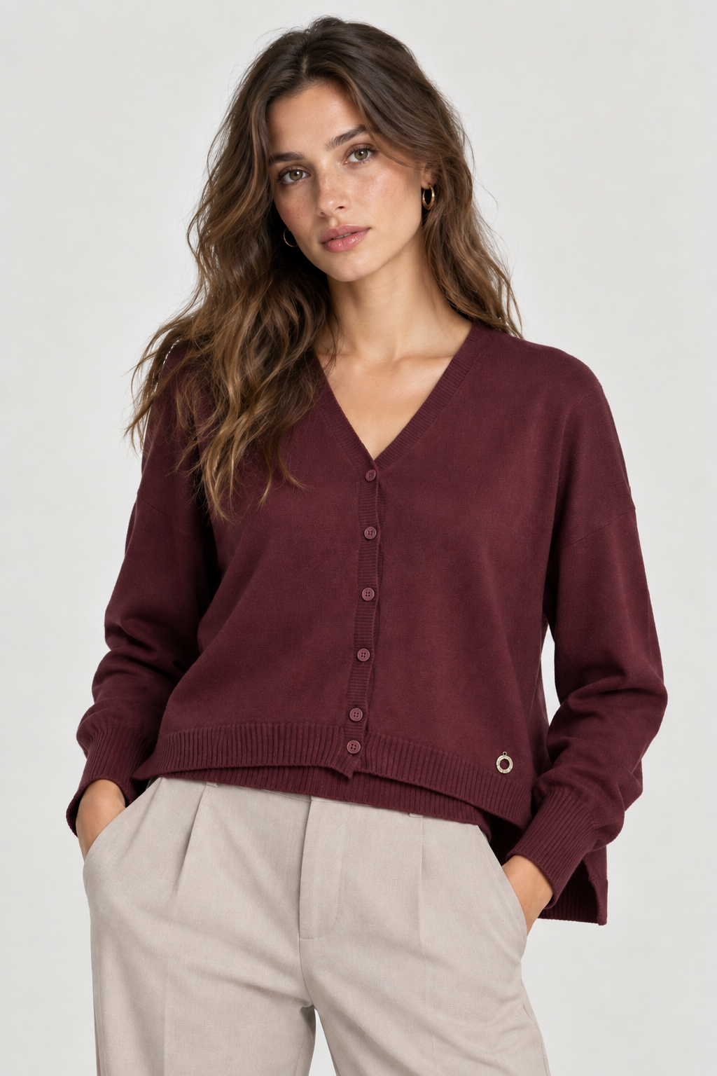 Cardigan bordeaux con scollo a "V"