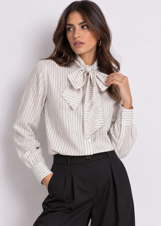 Camicia da donna con collo a foulard