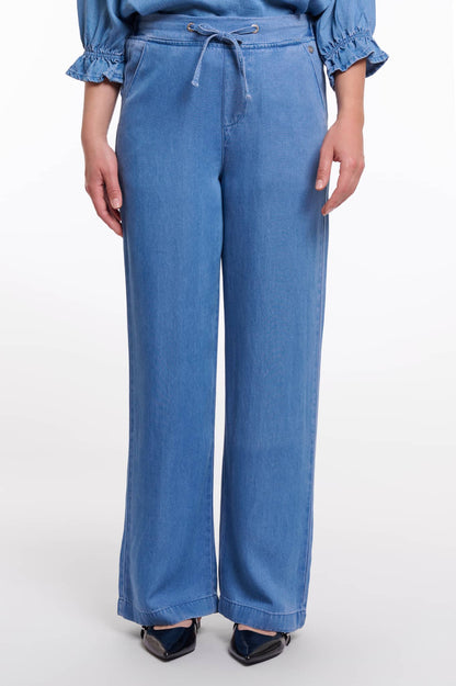 Pantaloni a gamba larga
