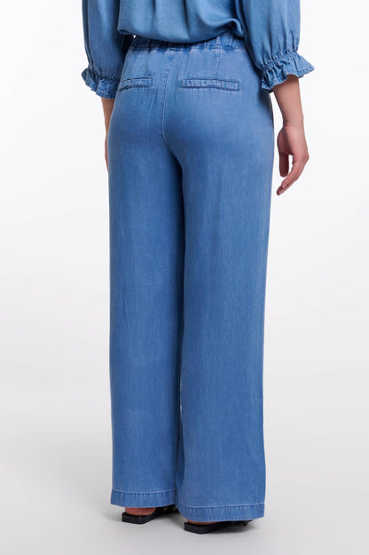 Pantaloni a gamba larga