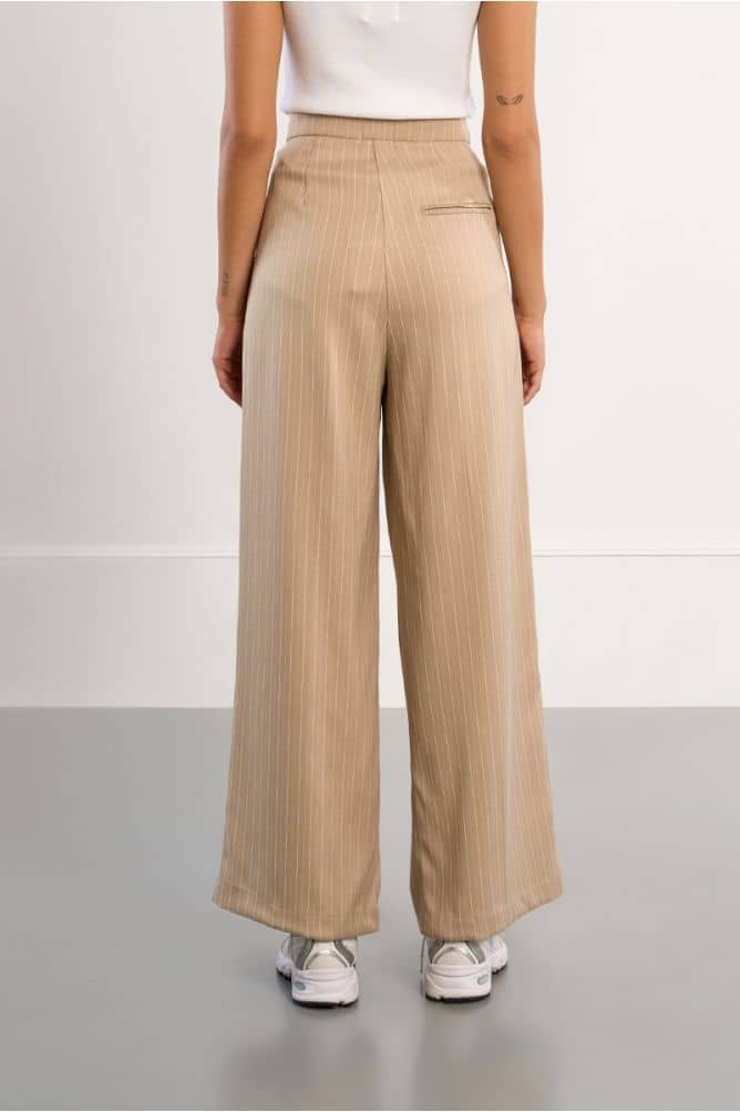 Pantalone completo a righe