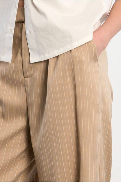 Pantalone completo a righe