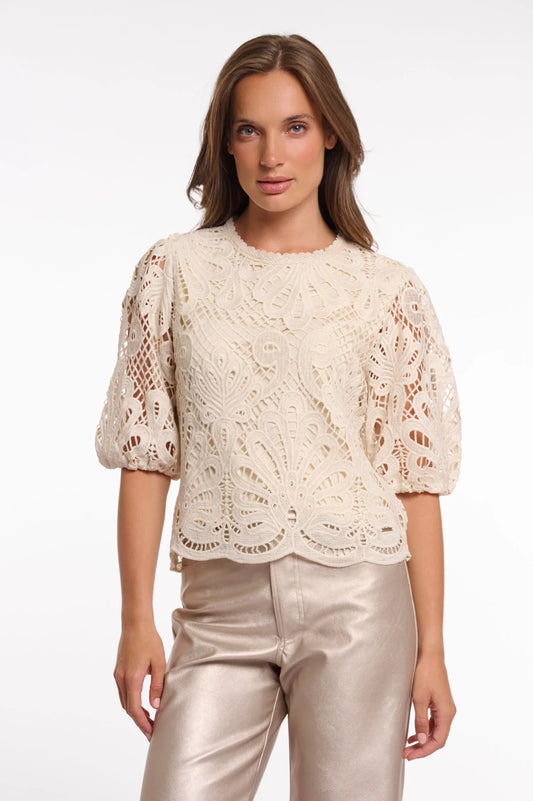 Maglia in macramè beige